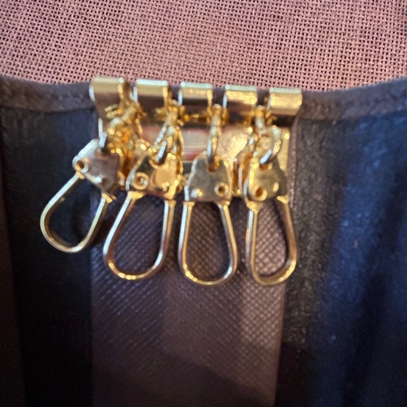 EUC Burberrys Key Wallet/Key Holder - Picture 8 of 12